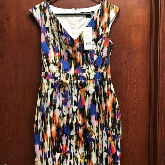 French Connection Dresses & Skirts - French Connection Dress size 6 Sheath Streak-Print